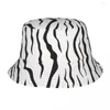 Bérets Zebra Skin blanc Léopard Bucket Hat Men Femmes Unisexe Stripes à la mode Texture en cuir Cap pêcheur d'été