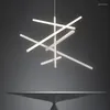 シャンデリアブラックホワイトポストモダンなミニマリストのLEDシャンデリアダイニングリビングルーム回転可能な照明吊り下げ器具室ベッドルームレストランランプ