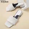 Slippers Eilyken Новая летняя мода черная фиолетовая дизайн плетения женские тапочки квадратные высокие каблуки.