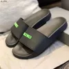 Slipare heta designer tofflor för män kvinnor blommar sandaler klassisk platt klack sommar lat strand platt toffel läder glider dam flip flops stor storlek 35 j230520