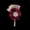 Kwiaty dekoracyjne 5pcs/działka sztuczna burgundowa róży róży singla jedwabny kwiat dłoni z perłową dekoracją przyjęcia weselnego
