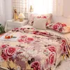 Dekens plaid voor bedden bloem bedrukte koraal fleece deken op het bed zacht warm flanellen sprei op bed queenking deken voor winter 230518