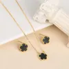 Collier boucles d'oreilles ensemble charme de haut niveau et cadeau d'anniversaire de fête de fleur de cinq feuilles de mode