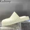 Nieuwe platte slippers mannen en dames jelly schoenen rubberen sandalen dikke zool glijbanen vrouw rond teen badkamer slippers maat eu 36-45 x230519