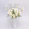 Fleurs décoratives marguerite multicolore artificielle résistante aux UV fleurs sauvages extérieures fausses avec tiges arbustes de verdure artificielle