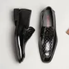 Подлинная кожаная обувь высококачественная мужская платье для туфли бизнес бизнес -мужчина кроссовки повседневные клинья мода
