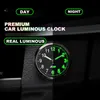Nieuwe In-Car Mini Lichtgevende Auto Klok Auto Interne Stick-On Horloge Mechanica Quartz Klokken Auto Ornament 40mm 43mm Digitale Klok
