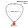 Choker Sarircon Korean Cute Red Acrylic Strawberry Pendant Punk Iron Bead Chain Short Necklace for Women Trend Y2Kネックジュエリー