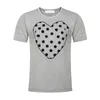 Mens Play T-shirt Designer Red Heart Shirt Commes Casual Frauen Shirts Des Badge Garcons Hohe Quanlity Stickerei T-shirts Baumwolle L2na #