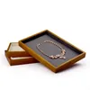 DISPLAY Oirlv Solid Wood Jewelry Display Tray With Microfiber Jewelry Organizer Lagringsbricka för halsband Bangle örhängen Ring Pallet