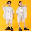 Scenkläder barn lösa kpop hiphopkläder vit tryck skjorta kort ärm topp streetwear shorts för flickor pojkar jazzdansdräkt kläder