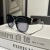 Luxus-Sonnenbrille für Damen, Designer-Quadrat-Schutzbrille, Strand, schwarz, rund, Damen-Sonnenbrille, Retro-Schmetterlingsform, Luxus-Design, UV400, Top-Qualität mit Box