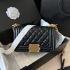 كلاسيكي الماس مبطن Le Boy Flap Bag الفاخر من جلد الغنم الكتف الكتف Crossbody أكياس الفضة/الأدوات الذهبية حقيبة Women Women Square Handbags Forevious Sacoche Pource 20cm