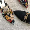 Terlik Marka Tasarımcı Ayakkabı Kadın Çiçek Metal Zincirleri Sandalet Bayanlar Kapalı Ayak Parmağı Flopları Damalar Düşük Topuklu Slaytlar 230511