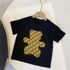 Vêtements de luxe pour enfants Bébé Enfants Designer Tshirt Garçons Vêtements D'été Filles À Manches Courtes Mode Lettre Chemises Unisexe Tops 2 Couleurs dhgate