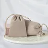 Anklets 20/50/100 st Silksmycken Små presentpåsar Mini Storlek 8x10cm 9x12cm Champagne Drawstring Packaging Pouch Wedding Favor Candy Bag