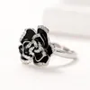 Anneaux de mariage bague camélia romantique pour femmes émail noir fleur esthétique accessoires de fête de mariée bijoux de luxe