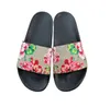 Sandali Luxury Designer Slides Sandale For Men Womens Summer Flat Gear Suola Tessuto in gomma ricamata Sandali Piattaforma Sliders Ladies Dad Scarpe casual Pantofola