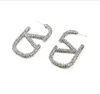 Knot 2022 New 925 Silver Needle Letter v Simple Actificial Rhinestone أقراط للنساء المجوهرات (5 مساءً من الشحن المجاني)