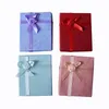 Display da 24 pcs scatola di gioielli di carta per anello di orecchino della collana 7x8x2,5 cm Display di imballaggio regalo di cartone rosa con spugna bianca