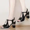 Sandały Wieczór dla kobiet w stylu rzymskim buty socofy butów kobiety wysokie obcasy lato 2023 Modna klamra zerka but but czarny