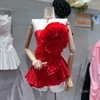 Blouses femininas preparam-se doces, tridimensionais, trituradas de babados com bagunça de bagunça, camisetas sem costas, festa vermelha femme 404
