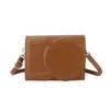 Designer saco mulheres ombro crossbody sacos carta bolsa oblíqua cruz em forma mailman mulheres pequeno quadrado noite mensageiro saco 230524