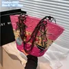 Fabrik Großhandel Damen Umhängetaschen 3 Farben Nischendesign gewebte Strohhandtaschen süße Blumen bestickte Handtasche Sommer romantische Urlaub Strandtasche