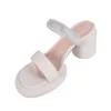 Sandaler Slip-On Sandal Round High Heel Shoes For Women Slipper Bling Diamonds Strap Open Toe Bekväm bilder låga plattformar och