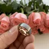 Ringar 6mm/8mm herrkvinnor Tungsten Carbide Rings Bröllopband Rose Gold Matted Finish Kupol Comfort Fit