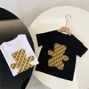 Vêtements de luxe pour enfants Bébé Enfants Designer Tshirt Garçons Vêtements D'été Filles À Manches Courtes Mode Lettre Chemises Unisexe Tops 2 Couleurs dhgate