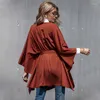 Kvinnors jackor Autumn Fashion Cloak Coat Bat Sleeve Overdimensionerad ytterkläder Kvinnors lösa långärmade cardigans Sashes spetsar upp plädrockar