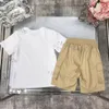 Novos conjuntos de roupas infantis letra padrão menino menina maiúsculo de tiro de verão de manga curta camisetas de manga curta