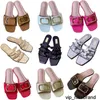 Zomer klinknagel pantoffels lakleer strandschoenen luxe dames designer schoenen antislip sandalen metalen brief dia's klassiek merk outdoor schoenen effen kleur schoenen