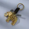 Nyckelringar Vintage Versatile Type Leather Keychain DIY Charm Accessories Fashion Hand-Woven Nyckel Ryggsäck Dekorationer