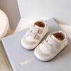 First Walkers Spring Baby Shoes For Boy Leather Toddler Children Barefoot Shoes Soft Sole Outdoor Kids Tennis Fashion Girls Sneakers 230520