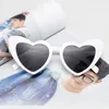 Lunettes de soleil Fashion Heart Shape Big Frame pour les femmes Vintage Trendy Street Pographic Eyewear