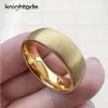 Anéis 6mm 8mm 8mm Gold Classic Tungsten Carbide Bandas de casamento para homens Anniversary Rings Dome Tomado escovado Fit