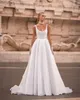 Satynowa suknia ślubna A-Line z paskami i staniką