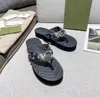 Scarpe da donna Designer moda Pantofole da donna infradito semplici pantofole da gioventù scarpe mocassino adatte per le spiagge degli hotel primavera estate e autunno