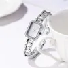 Montres-bracelets de luxe montre pour femme 2023 Simple carré plein diamant numérique Quartz or Bracelet en acier inoxydable robe horloge