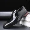 Zapatos de vestir de charol de alta calidad para hombre, traje de oficina con cordones Oxford para boda, informal para hombre