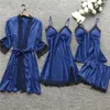 Kvinnors sömnkläder Kvinnors nattkläder Set Satin Nightwear Silk 4 Piece aftonklänning Nattkläder med spetslounge nattkläder med bröstkuddar 230520