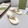 Scarpe da donna Designer moda Pantofole da donna infradito semplici pantofole da gioventù scarpe mocassino adatte per le spiagge degli hotel primavera estate e autunno