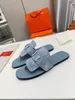 2023 Designer Chypre slipper sandal slides Beach shoes Classic Flat Sandals Luxury Summer Lady Leather Flip Flops black sandals Top Quality Women slippers Size 35-42