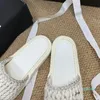 2023 Tasarımcı Sandal Platformu Saman Ayakkabıları Kadınlar Sandalet Kalın Yaz Düz Topuk Ayakkabıları Sıradan Slipper Orijinal Deri Moda Çok yönlü