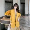 Kvinnors kostymer Spring Women Pass Jacket 2023 OL Casual Professional Korean Style Yellow Loose Pocket Houndstooth Blazer Femme Office