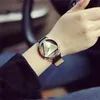 Montres-bracelets en vedette Montres pour femmes Reloj De Mujer Le cadran est un triangle Femmes Quartz Montres Saat Watch Woman Stretch Kit Hand Fi