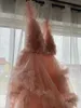 Платья для беременных Розовые платья для выпускного вечера для беременных Реквизит для фотографий Элегантное бальное платье с оборками для беременных Вечернее платье Детские души Фотосессия AA230522