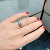 Bandringe IOGOU Klassischer 925er Sterlingsilber-Verlobungs-Halo-Ring für Frauen, modischer quadratischer Zirkonia-Diamantring, Hochzeitsschmuck J230522